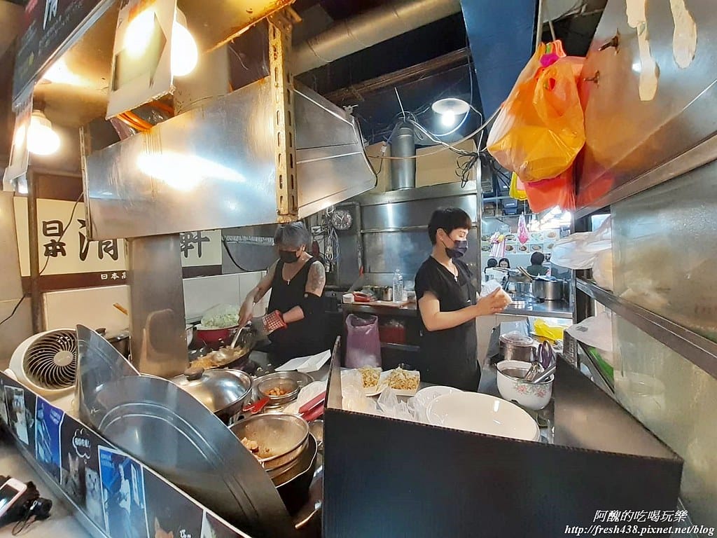 【台北美食】清華軒炒麵飯,公館水源市場內的銅板美食,麵飯混搭超對味! - 第12張圖 41554