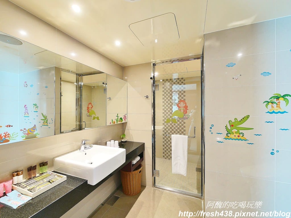 【台中親子飯店推薦】台中港酒店,海洋親子房型超夢幻,遊戲室、三溫暖與健身房齊備,親子住宿絕佳選擇。 - 第61張圖 17