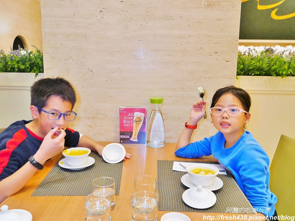 【台中美食】台中港酒店-Pier88,提供商業午晚餐與輕食料理,氣氛佳、餐點優。 - 第16張圖 19