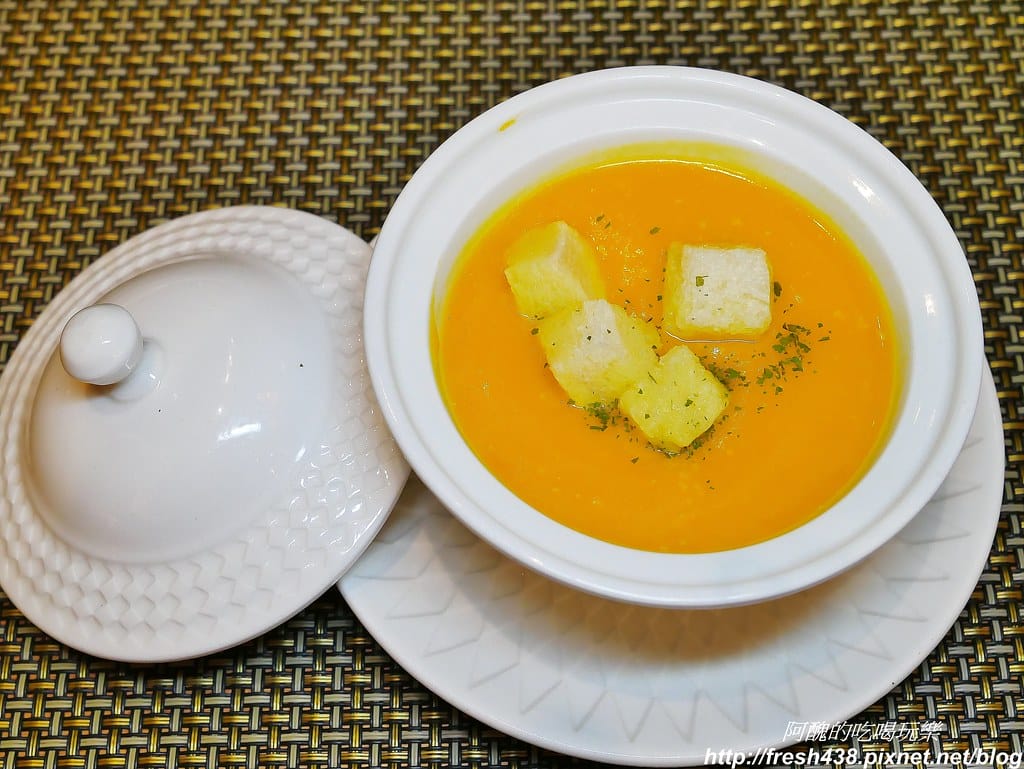 【台中美食】台中港酒店-Pier88,提供商業午晚餐與輕食料理,氣氛佳、餐點優。 - 第15張圖 17