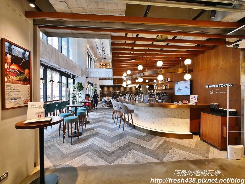 【台中景點】蔦屋書店TSUTAYA BOOKSTORE(台中市政店),全球最美書店,文青最愛、網美必訪,內有Wired Tokyo可享受美食。 - 第9張圖 16