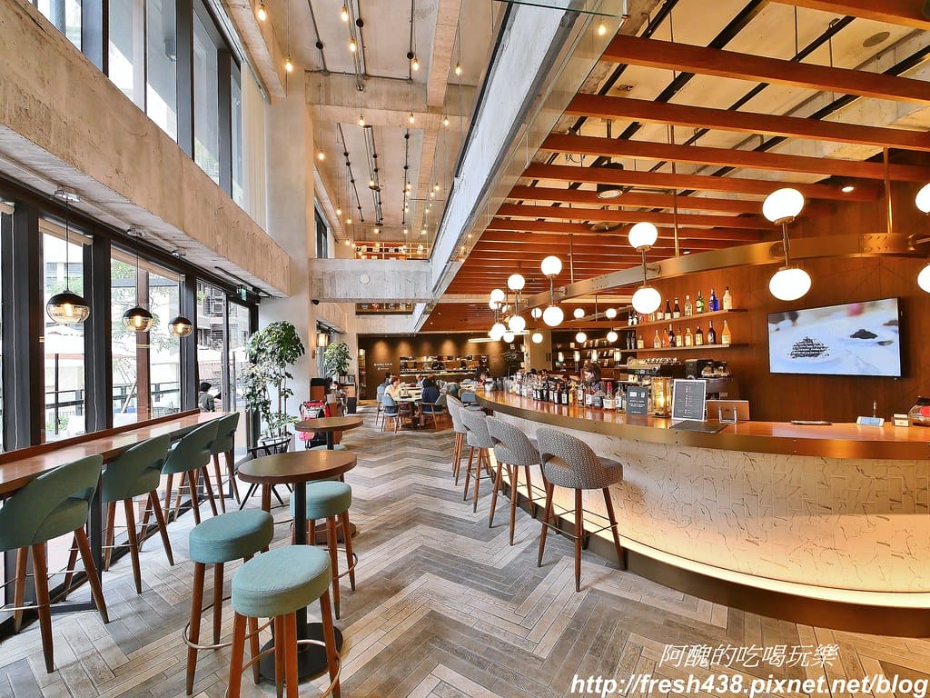 【台中景點】蔦屋書店TSUTAYA BOOKSTORE(台中市政店),全球最美書店,文青最愛、網美必訪,內有Wired Tokyo可享受美食。 - 第10張圖 16-1