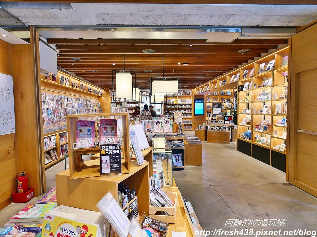 【台中景點】蔦屋書店TSUTAYA BOOKSTORE(台中市政店),全球最美書店,文青最愛、網美必訪,內有Wired Tokyo可享受美食。 - 第12張圖 17