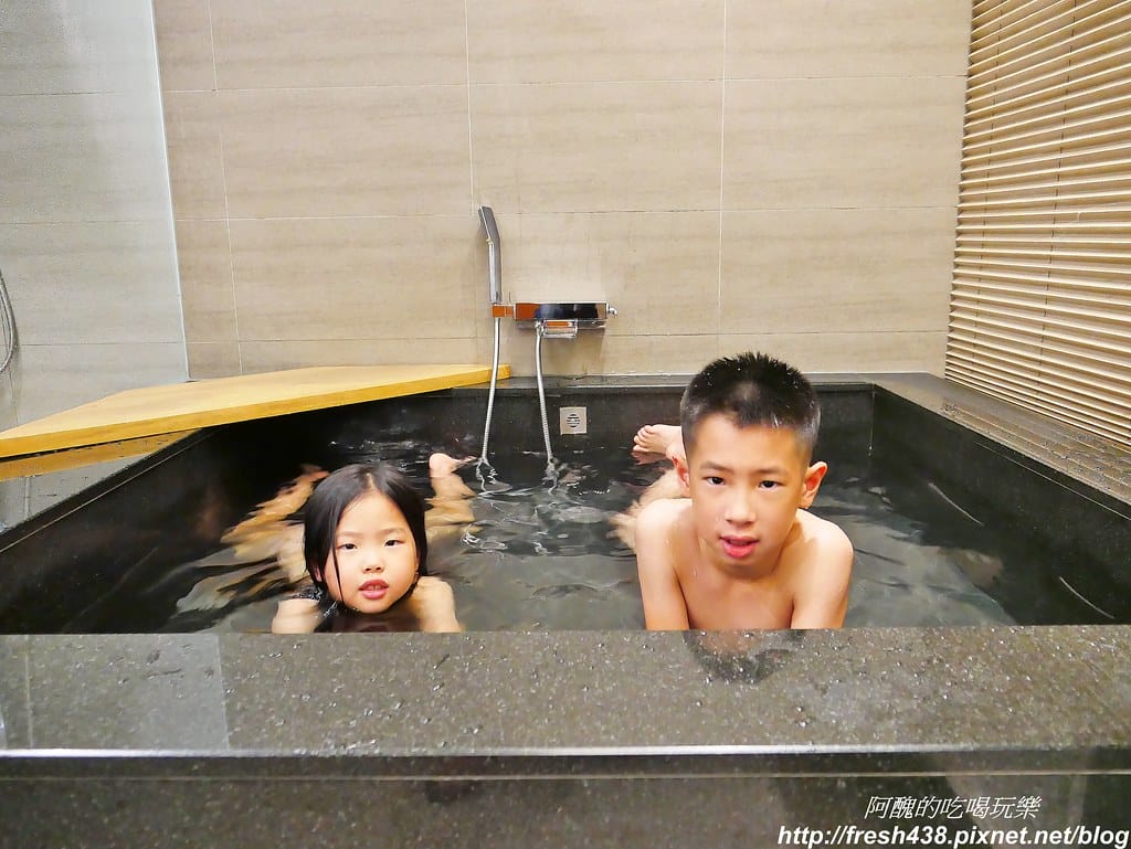 【宜蘭民宿】悠悅光Aura Villa(新悅館),網美必訪、求婚必成,游泳池、烤肉區、卡拉OK,設備一應俱全。 - 第115張圖 38