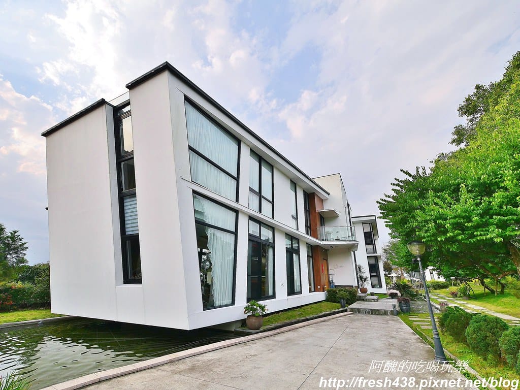 【宜蘭民宿】悠悅光Aura Villa(新悅館),網美必訪、求婚必成,游泳池、烤肉區、卡拉OK,設備一應俱全。 - 第10張圖 3