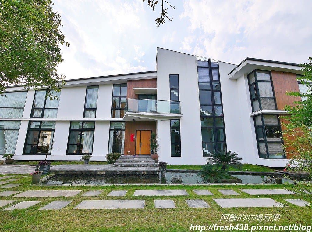 【宜蘭民宿】悠悅光Aura Villa(新悅館),網美必訪、求婚必成,游泳池、烤肉區、卡拉OK,設備一應俱全。 - 第11張圖 4