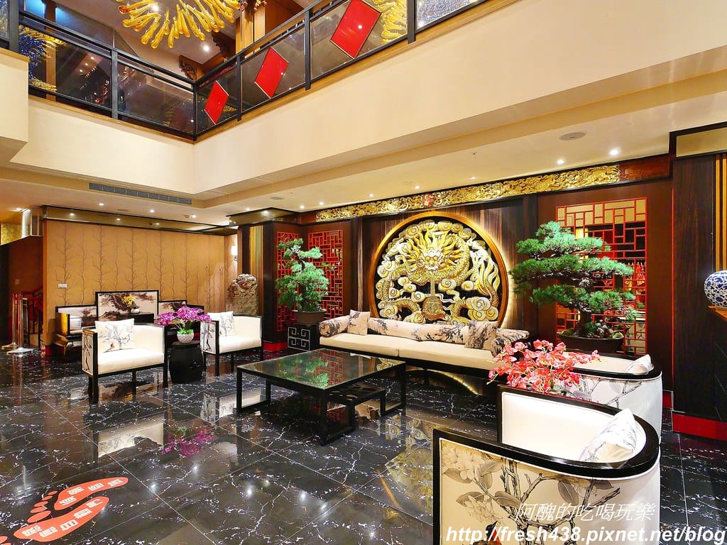 【台中住宿推薦】紫禁城主題會館(Forbidden City Motel),100坪帝王之巔,讓您享受帝王榮耀,超大戲水池、卡拉ok,還有換裝秀! - 第95張圖 84
