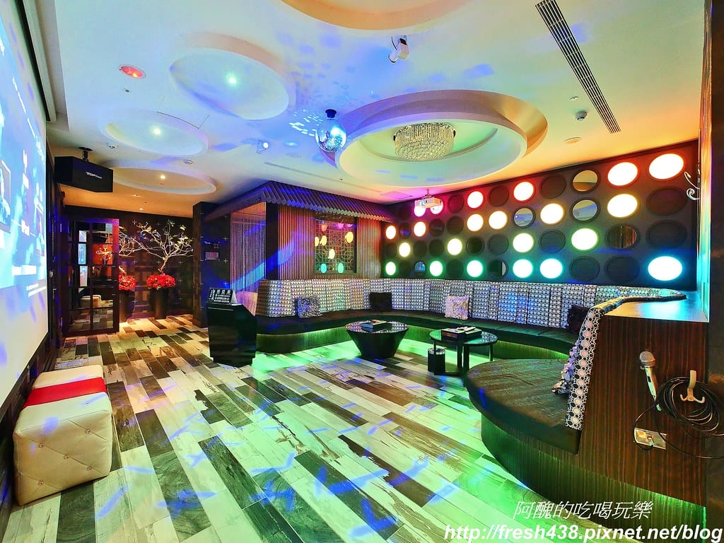 【台中住宿推薦】紫禁城主題會館(Forbidden City Motel),100坪帝王之巔,讓您享受帝王榮耀,超大戲水池、卡拉ok,還有換裝秀! - 第12張圖 6-1