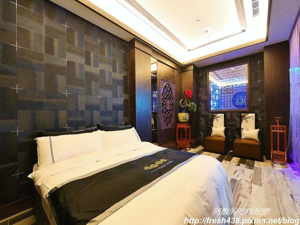 【台中住宿推薦】紫禁城主題會館(Forbidden City Motel),100坪帝王之巔,讓您享受帝王榮耀,超大戲水池、卡拉ok,還有換裝秀! - 第45張圖 26