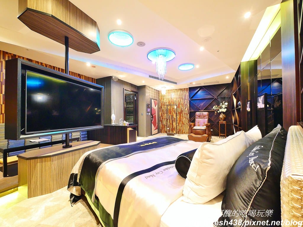 【台中住宿推薦】紫禁城主題會館(Forbidden City Motel),100坪帝王之巔,讓您享受帝王榮耀,超大戲水池、卡拉ok,還有換裝秀! - 第53張圖 30-7