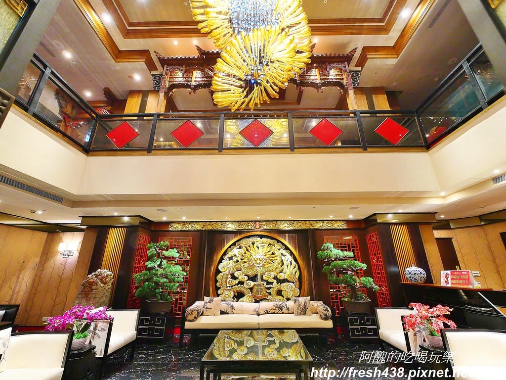 【台中住宿推薦】紫禁城主題會館(Forbidden City Motel),100坪帝王之巔,讓您享受帝王榮耀,超大戲水池、卡拉ok,還有換裝秀! - 第96張圖 85