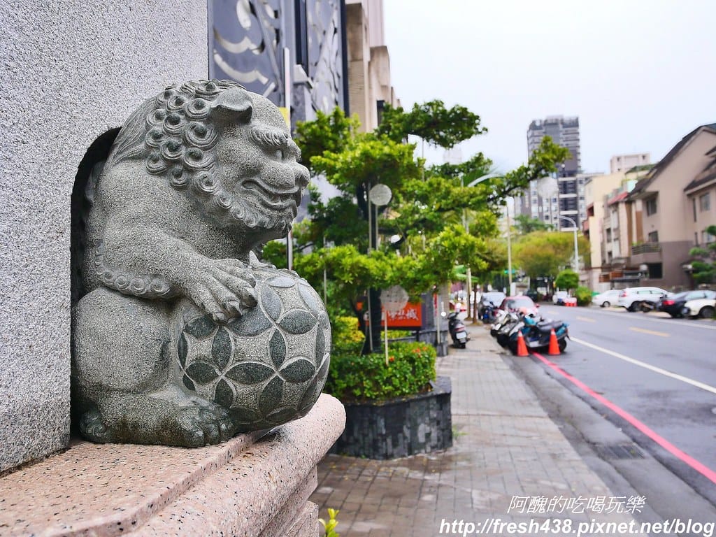 【台中住宿推薦】紫禁城主題會館(Forbidden City Motel),100坪帝王之巔,讓您享受帝王榮耀,超大戲水池、卡拉ok,還有換裝秀! - 第90張圖 79-2
