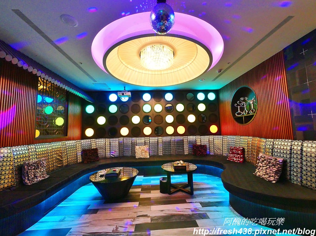 【台中住宿推薦】紫禁城主題會館(Forbidden City Motel),100坪帝王之巔,讓您享受帝王榮耀,超大戲水池、卡拉ok,還有換裝秀! - 第16張圖 6-6