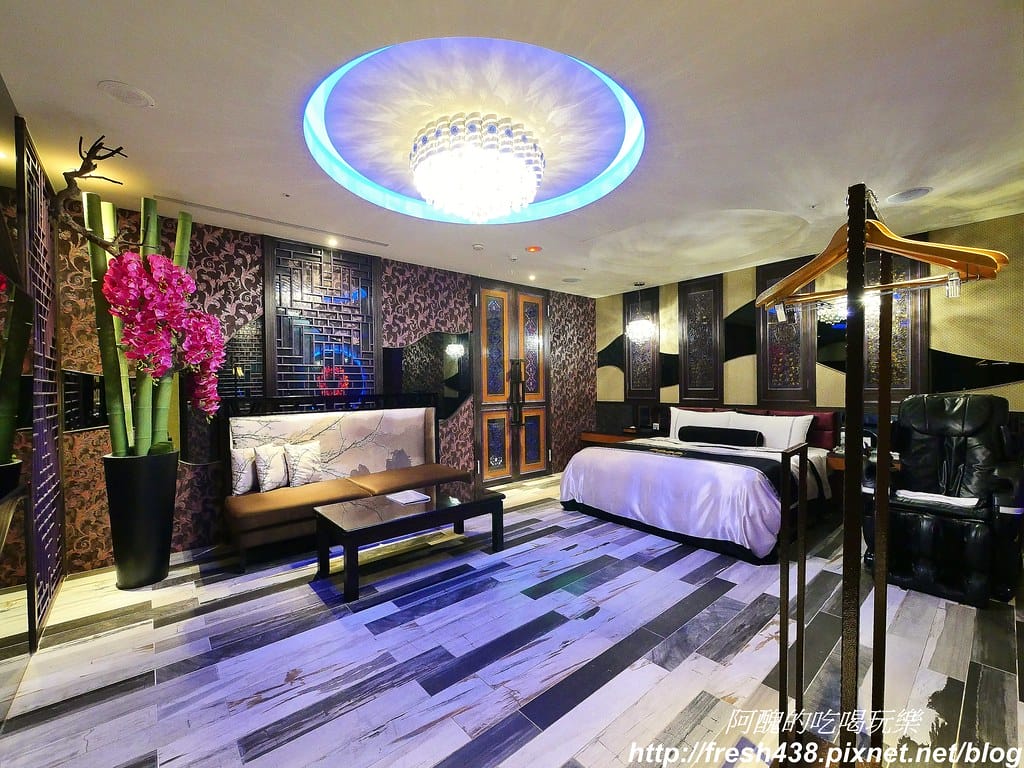 【台中住宿推薦】紫禁城主題會館(Forbidden City Motel),100坪帝王之巔,讓您享受帝王榮耀,超大戲水池、卡拉ok,還有換裝秀! - 第28張圖 14-1