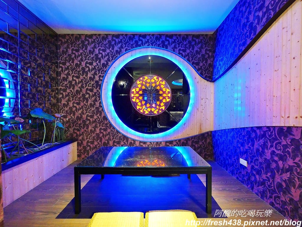 【台中住宿推薦】紫禁城主題會館(Forbidden City Motel),100坪帝王之巔,讓您享受帝王榮耀,超大戲水池、卡拉ok,還有換裝秀! - 第33張圖 16-1