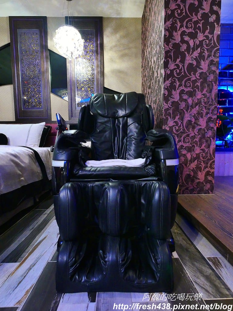 【台中住宿推薦】紫禁城主題會館(Forbidden City Motel),100坪帝王之巔,讓您享受帝王榮耀,超大戲水池、卡拉ok,還有換裝秀! - 第31張圖 15-2