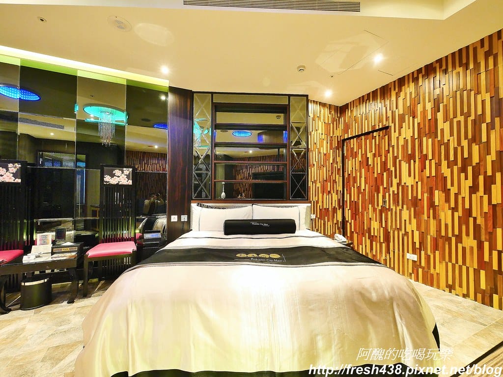 【台中住宿推薦】紫禁城主題會館(Forbidden City Motel),100坪帝王之巔,讓您享受帝王榮耀,超大戲水池、卡拉ok,還有換裝秀! - 第52張圖 30-6