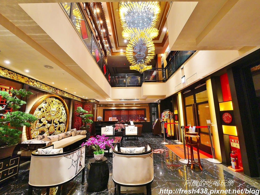 【台中住宿推薦】紫禁城主題會館(Forbidden City Motel),100坪帝王之巔,讓您享受帝王榮耀,超大戲水池、卡拉ok,還有換裝秀! - 第91張圖 85-1