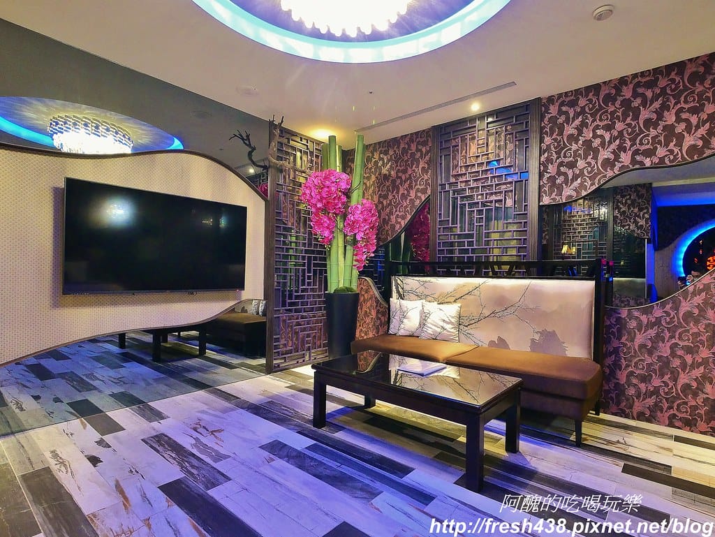 【台中住宿推薦】紫禁城主題會館(Forbidden City Motel),100坪帝王之巔,讓您享受帝王榮耀,超大戲水池、卡拉ok,還有換裝秀! - 第30張圖 15-1