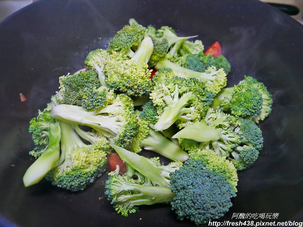 【養生食譜】番茄青花椰,預防攝護腺肥大及攝護腺癌的料理,酸香迷人好下飯。 - 第4張圖 P1750739