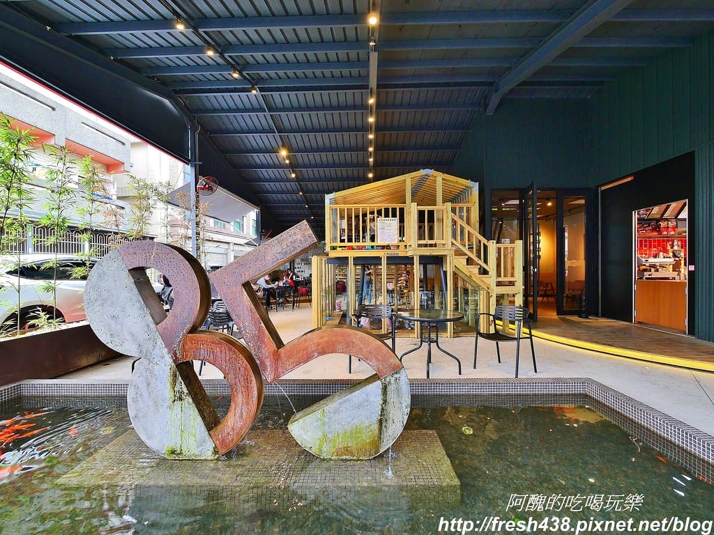 【宜蘭景點】85度C五結中正親子旗艦店,全台唯一親子85度c,大人喝咖啡聊是非,小孩快樂玩耍去。 - 第4張圖 2