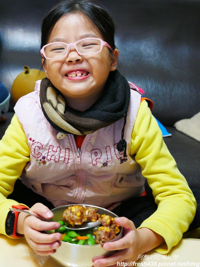 【氣炸鍋食譜】氣炸洋蔥玉米肉丸子,四樣食材,15分鐘上桌,新手零失敗食譜。 - 第10張圖 P1760279