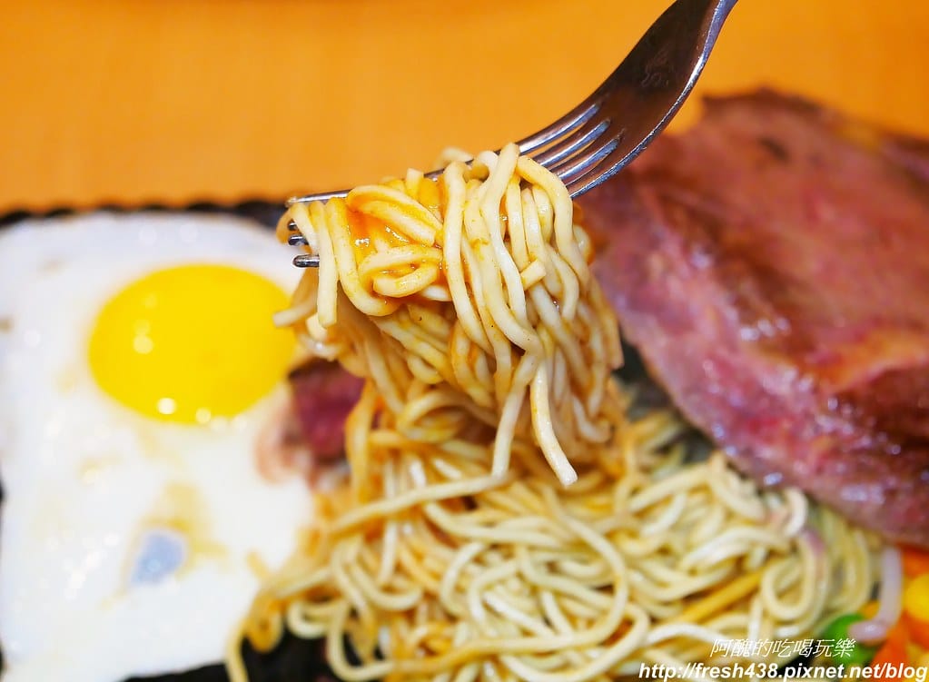 【新竹美食】吼牛排新竹中華店, 專 業 牛 排 達 人 超 高 CP、 大份量 40盎司沙朗 牛排好過癮,吼牛排菜單價位全公開。 - 第35張圖 25-4