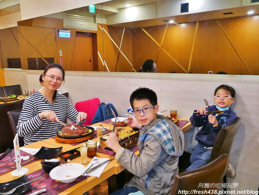 【新竹美食】吼牛排新竹中華店, 專 業 牛 排 達 人 超 高 CP、 大份量 40盎司沙朗 牛排好過癮,吼牛排菜單價位全公開。 - 第44張圖 29