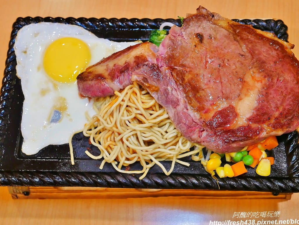 【新竹美食】吼牛排新竹中華店, 專 業 牛 排 達 人 超 高 CP、 大份量 40盎司沙朗 牛排好過癮,吼牛排菜單價位全公開。 - 第32張圖 24