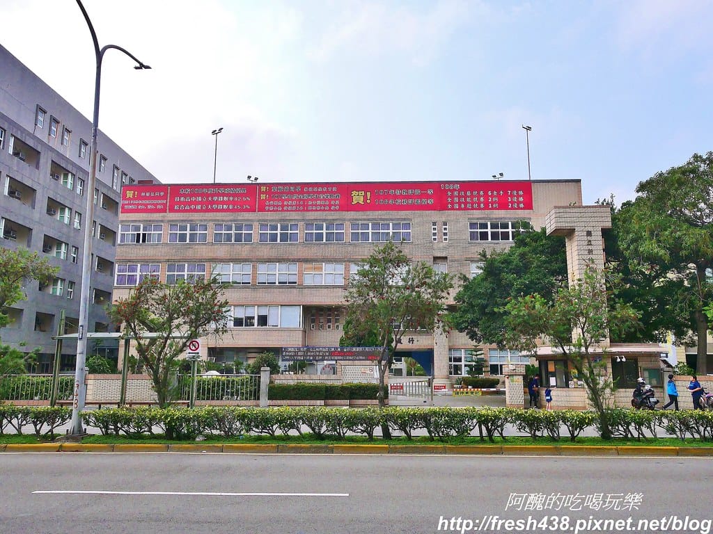 【新竹美食】吼牛排新竹中華店, 專 業 牛 排 達 人 超 高 CP、 大份量 40盎司沙朗 牛排好過癮,吼牛排菜單價位全公開。 - 第2張圖 1