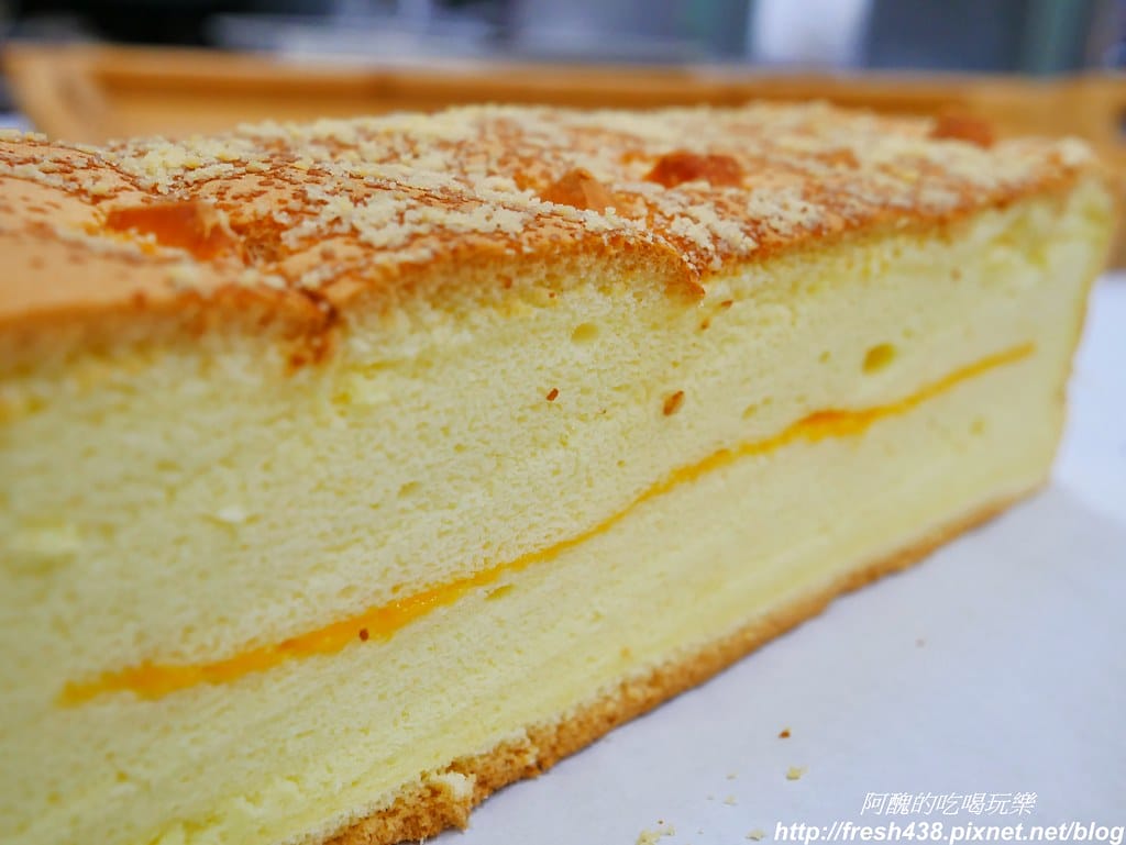 【樹林美食】蛋願古早味現烤蛋糕,樹林火車站美食,必吃奶黃流沙、大甲芋頭蛋糕與愛文小鮮肉,還有隱藏版384層葡式蛋塔。 - 第23張圖 P1770557