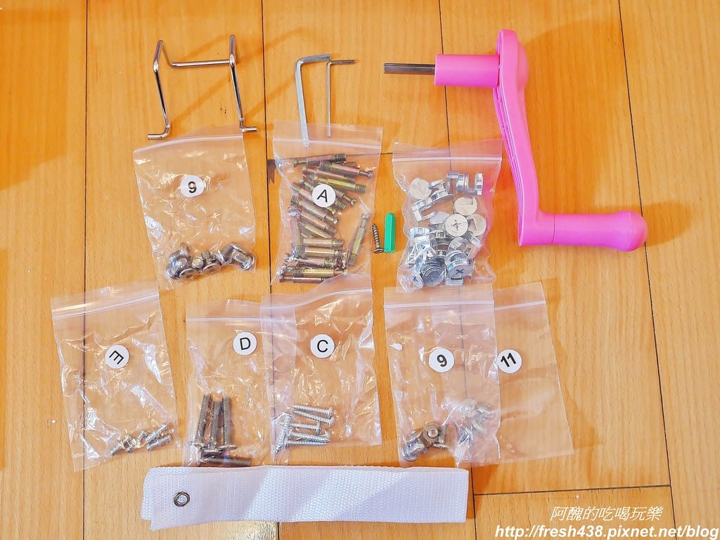 【傢俱推薦】生活誠品-兒童成長書桌椅,新款上市,桌椅可升降、符合人體工學,幼兒到成人皆可使用。限時團購價,可分三期零利率。 - 第7張圖 5