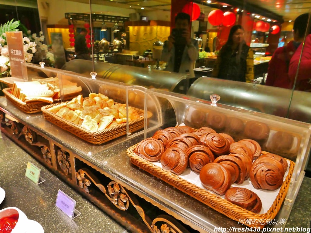 【台中親子飯店】清新溫泉飯店,吃美食、賞美景、泡美人湯,有兒童遊戲室、戶外泡腳池與大眾溫泉池,超棒的親子溫泉渡假會館。 - 第90張圖 62