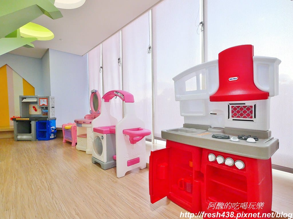 【台中親子飯店】清新溫泉飯店,吃美食、賞美景、泡美人湯,有兒童遊戲室、戶外泡腳池與大眾溫泉池,超棒的親子溫泉渡假會館。 - 第71張圖 54