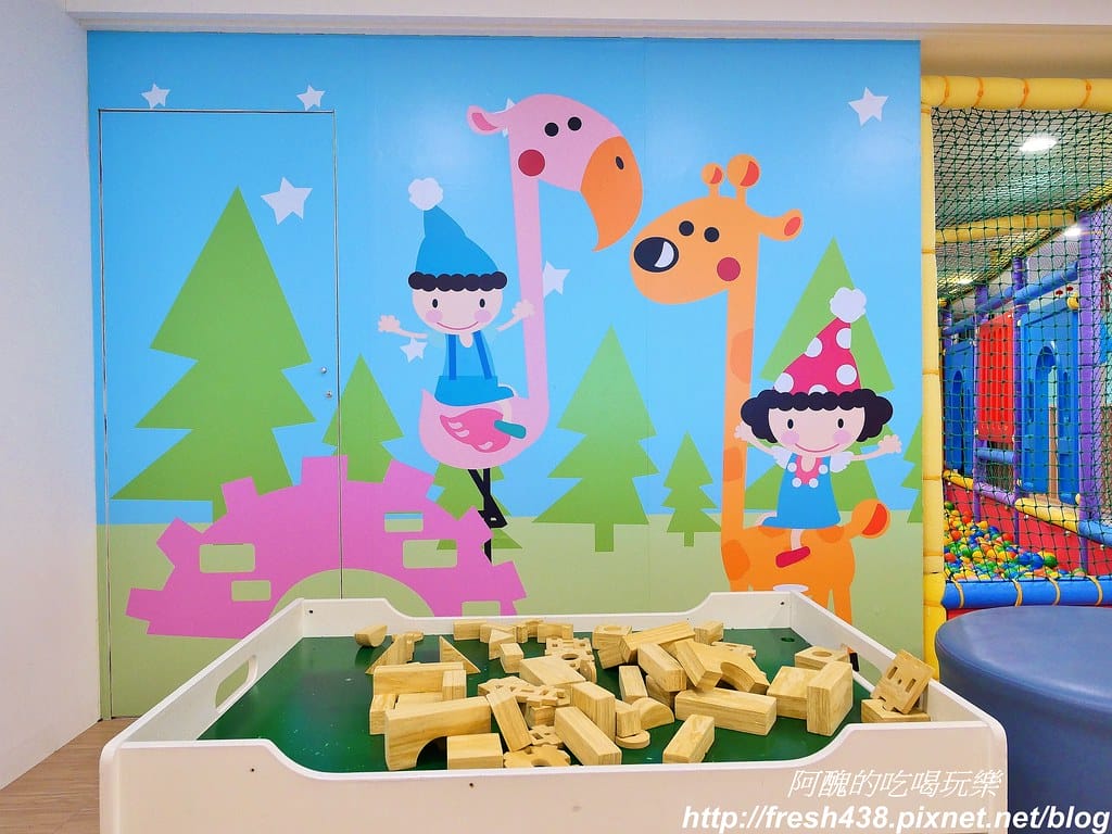 【台中親子飯店】清新溫泉飯店,吃美食、賞美景、泡美人湯,有兒童遊戲室、戶外泡腳池與大眾溫泉池,超棒的親子溫泉渡假會館。 - 第70張圖 53
