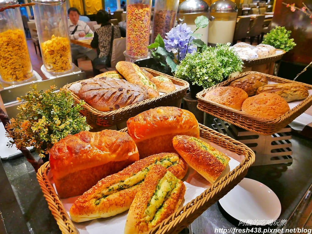 【台中親子飯店】清新溫泉飯店,吃美食、賞美景、泡美人湯,有兒童遊戲室、戶外泡腳池與大眾溫泉池,超棒的親子溫泉渡假會館。 - 第91張圖 63