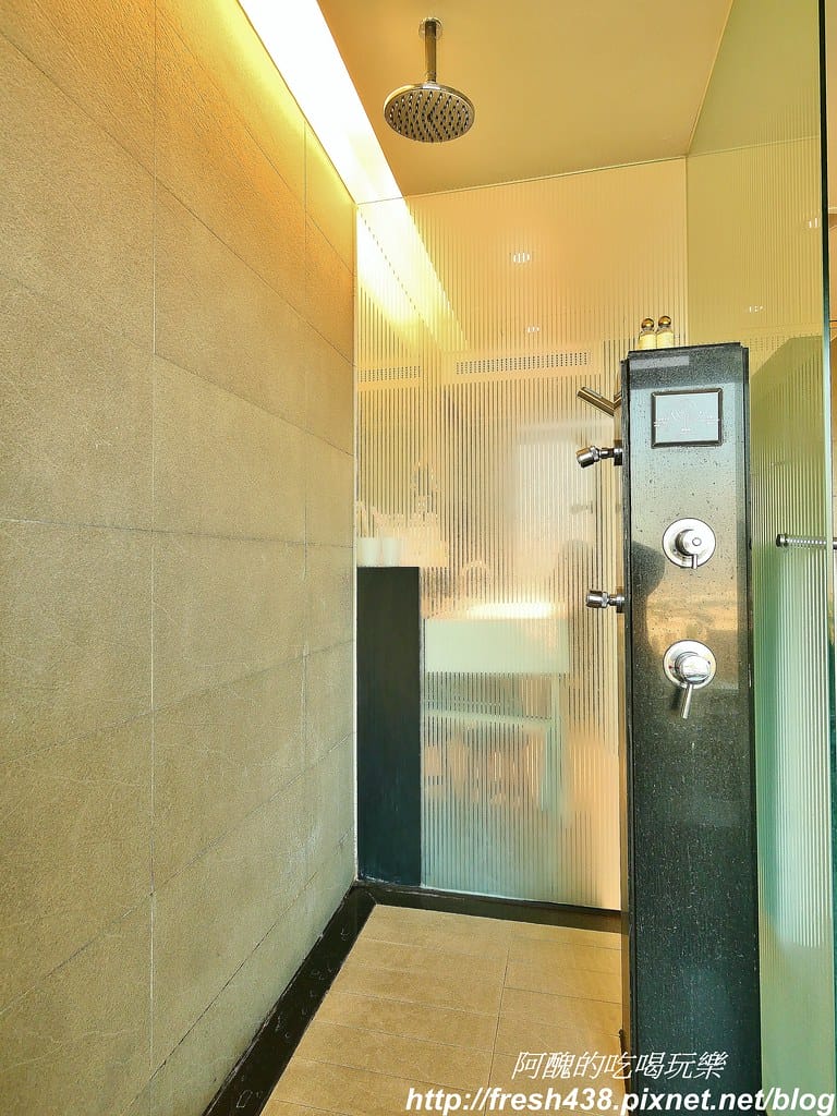 【台中親子飯店】清新溫泉飯店,吃美食、賞美景、泡美人湯,有兒童遊戲室、戶外泡腳池與大眾溫泉池,超棒的親子溫泉渡假會館。 - 第31張圖 16