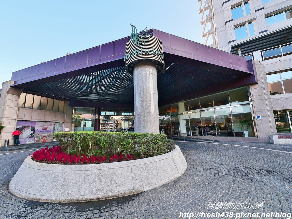 【台中親子飯店】清新溫泉飯店,吃美食、賞美景、泡美人湯,有兒童遊戲室、戶外泡腳池與大眾溫泉池,超棒的親子溫泉渡假會館。 - 第4張圖 2