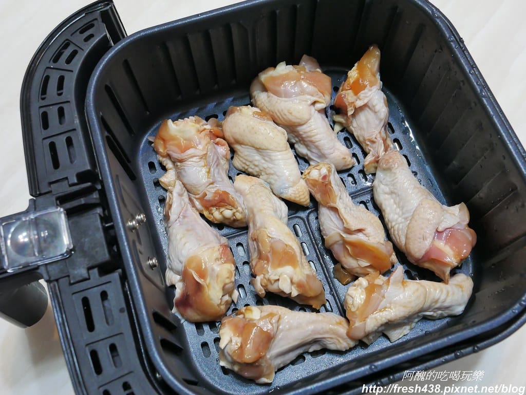 【氣炸鍋食譜】氣炸棒棒腿,無油、無粉好健康,保證全家搶著吃,當正餐、點心或消夜都行,15分鐘快速搞定。 - 第5張圖 P1770740