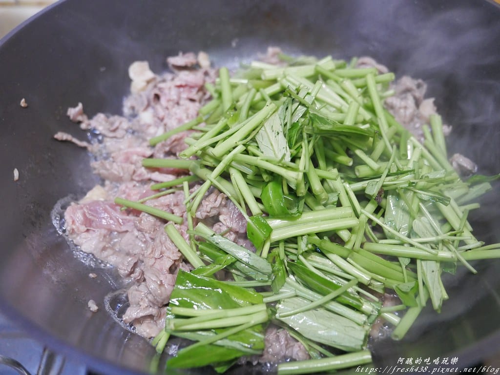 蠔油牛肉炒空心菜,這樣炒,空心菜不變黑,牛肉超軟嫩! - 第9張圖 P1780345
