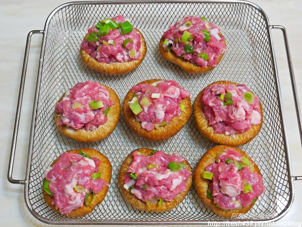 【氣炸烤箱食譜】香菇鑲肉,不沾粉、零技巧,15分鐘完成一道宴客菜。 - 第9張圖 P1790063