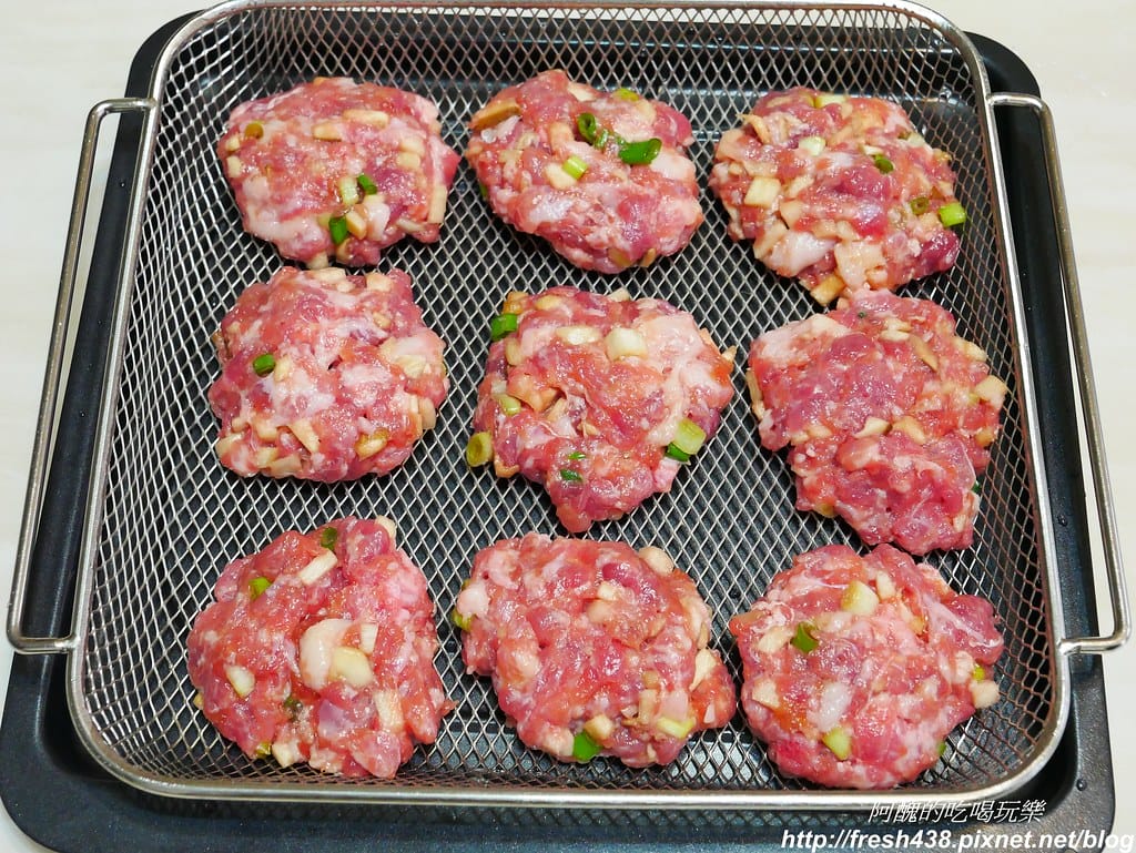 【氣炸烤箱食譜】杏鮑菇肉餅,健康養生一級棒,也可當作便當菜。 - 第5張圖 P1790343