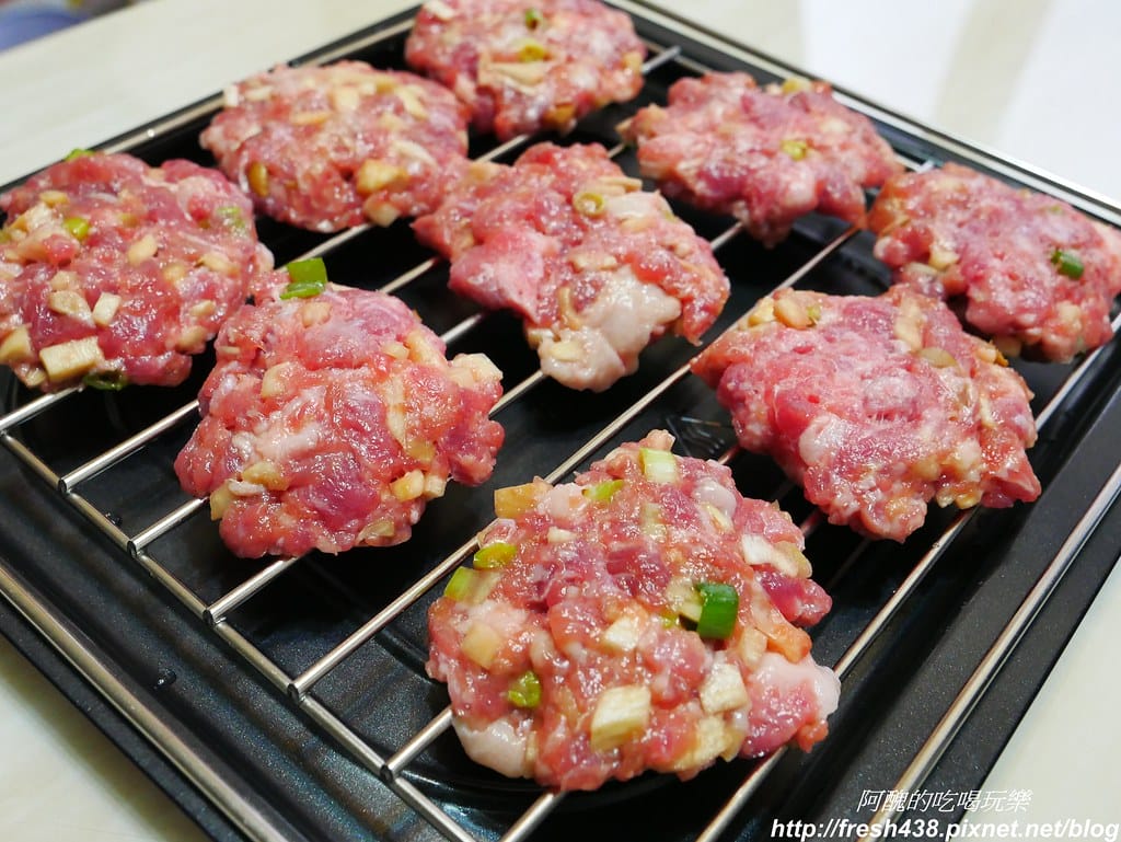 【氣炸烤箱食譜】杏鮑菇肉餅,健康養生一級棒,也可當作便當菜。 - 第6張圖 P1790344