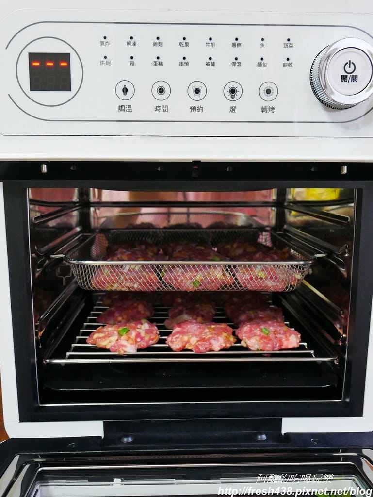 【氣炸烤箱食譜】杏鮑菇肉餅,健康養生一級棒,也可當作便當菜。 - 第7張圖 P1790345