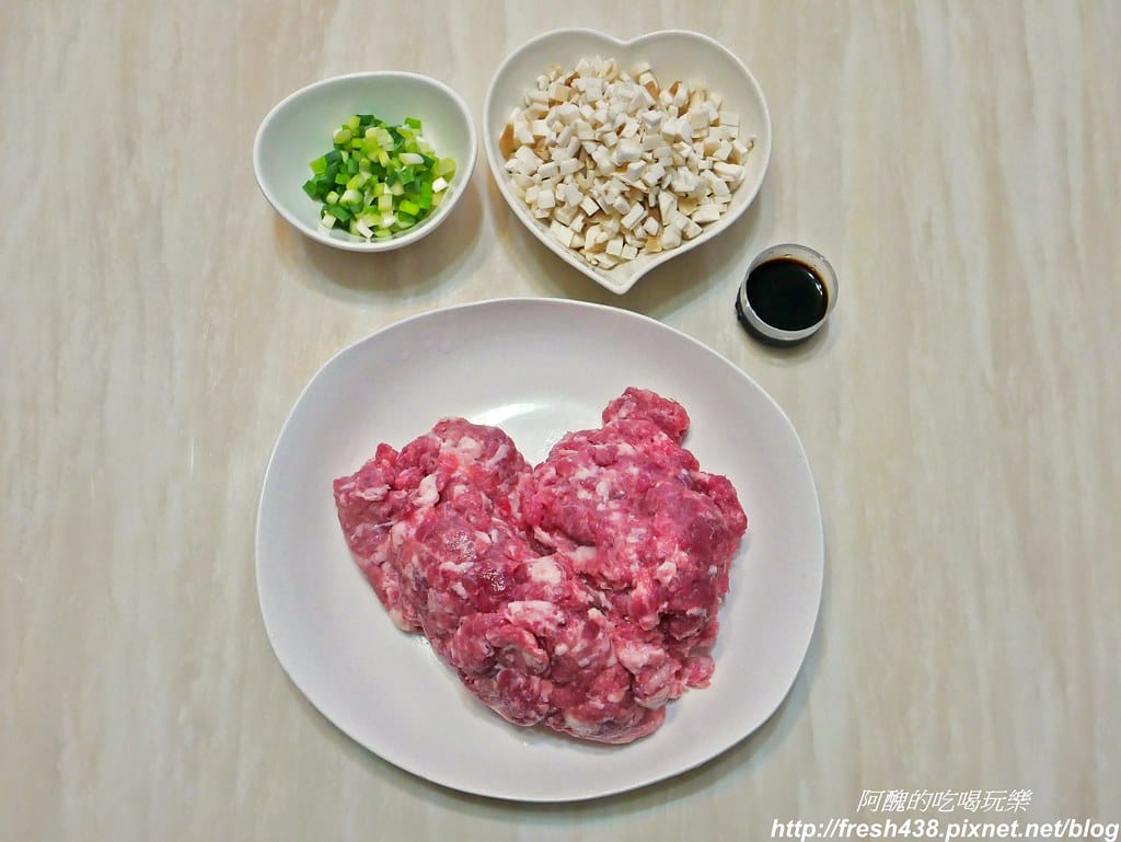 【氣炸烤箱食譜】杏鮑菇肉餅,健康養生一級棒,也可當作便當菜。 - 第2張圖 P1790340