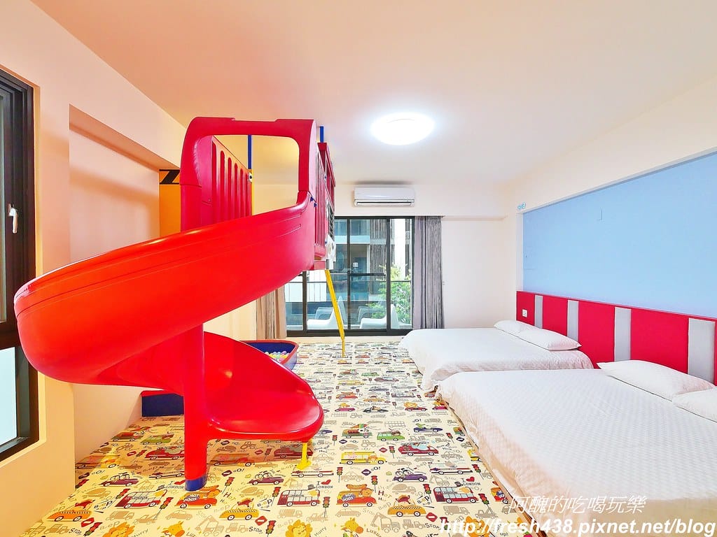 【宜蘭民宿】禾沐親子民宿,超酷炫溜滑梯房型,房內有廚房與餐廳,頂樓更有賽車與積木遊戲區。 - 第24張圖 17-5