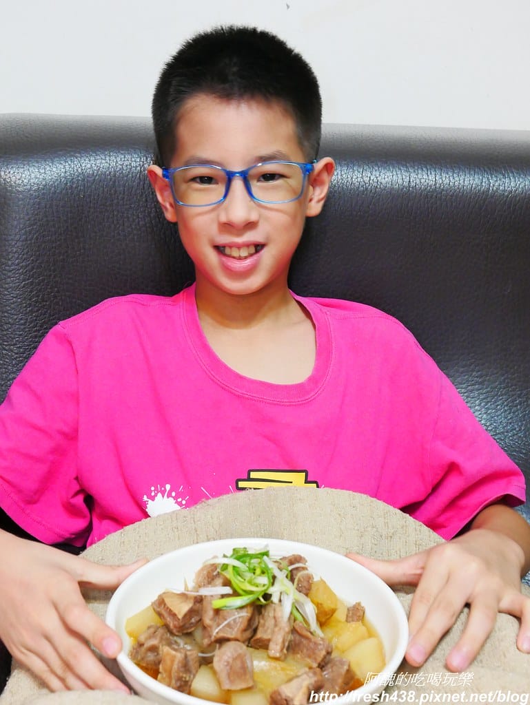 【電鍋食譜】日式蘿蔔燉牛肉,一指神功搞定,和風食堂在我家。 - 第11張圖 P1800230