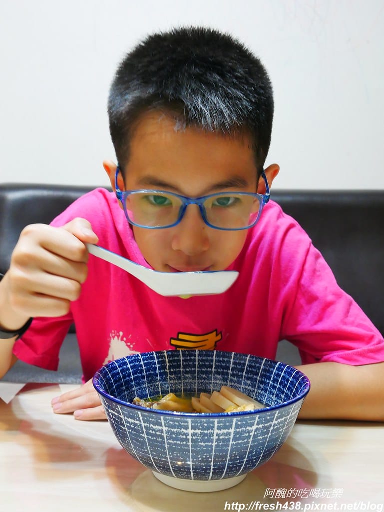 【電鍋食譜】清燉蓮藕雞湯,預防感冒、止咳料理,這樣煮就對了。 - 第10張圖 P1800247