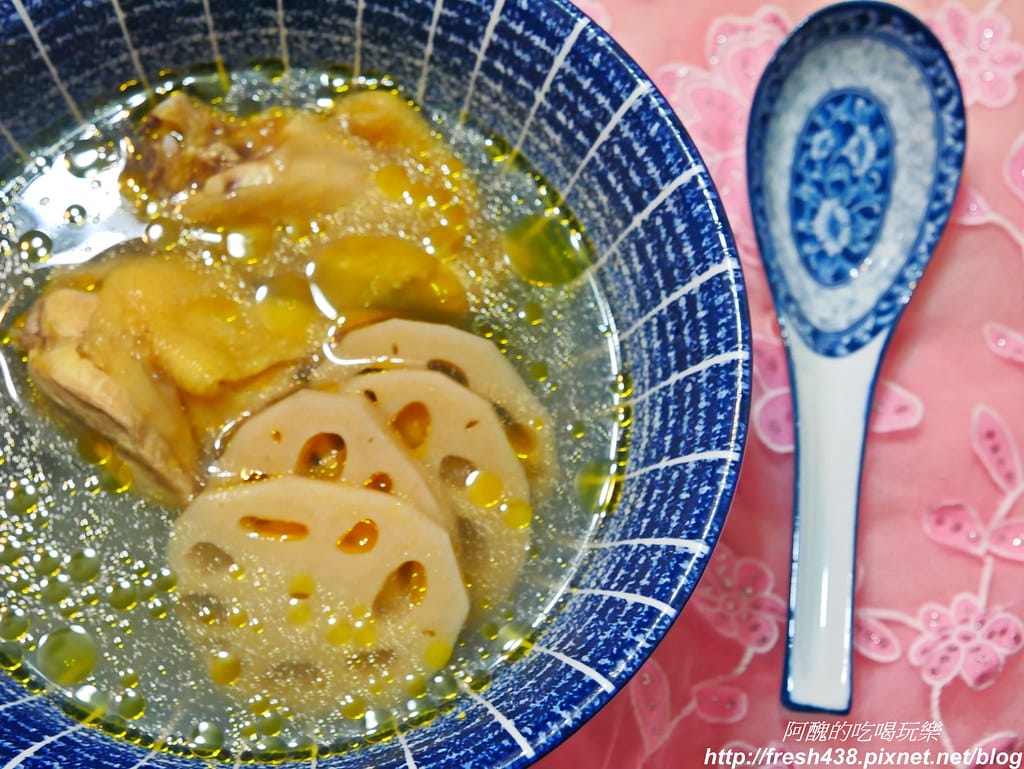 【電鍋食譜】清燉蓮藕雞湯,預防感冒、止咳料理,這樣煮就對了。 - 第8張圖 P1800245