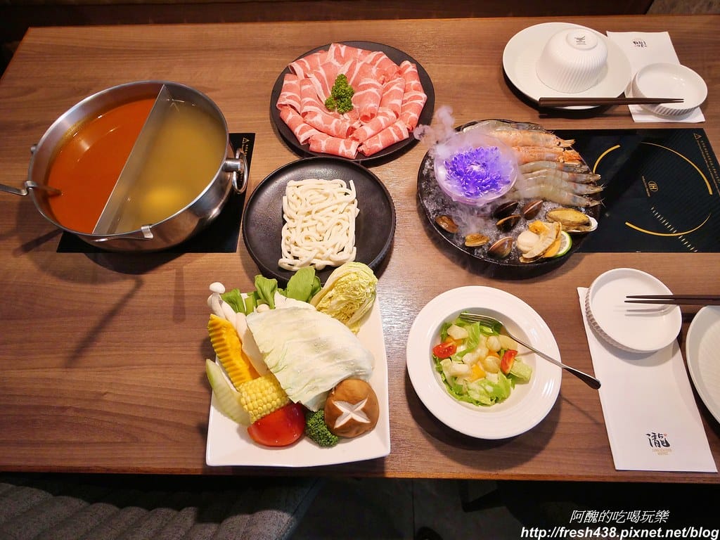 【新北美食】瀧鍋物製造所,板橋必吃頂級鍋物,A5霜降和牛、西班牙依比利豬、阿根廷天使紅蝦、生食干貝太銷魂。 - 第26張圖 24